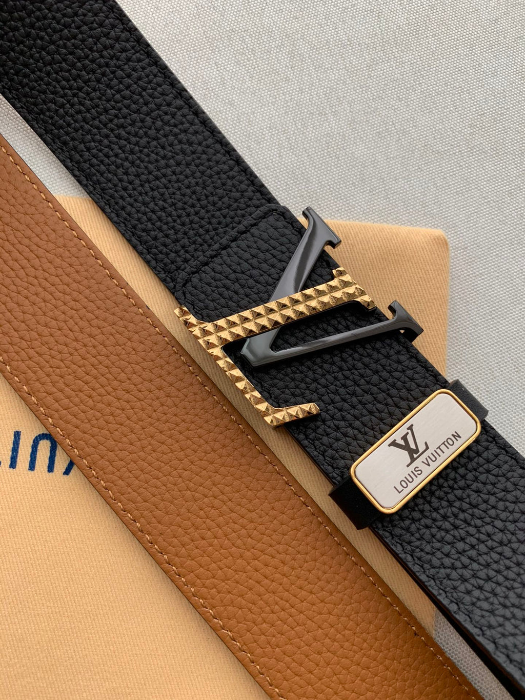 LOUIS VUITTON LV 25S BELT 38 MM IN BLACK CALFSKIN 593212