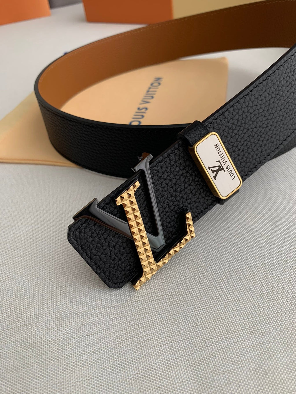 LOUIS VUITTON LV 25S BELT 38 MM IN BLACK CALFSKIN 593212
