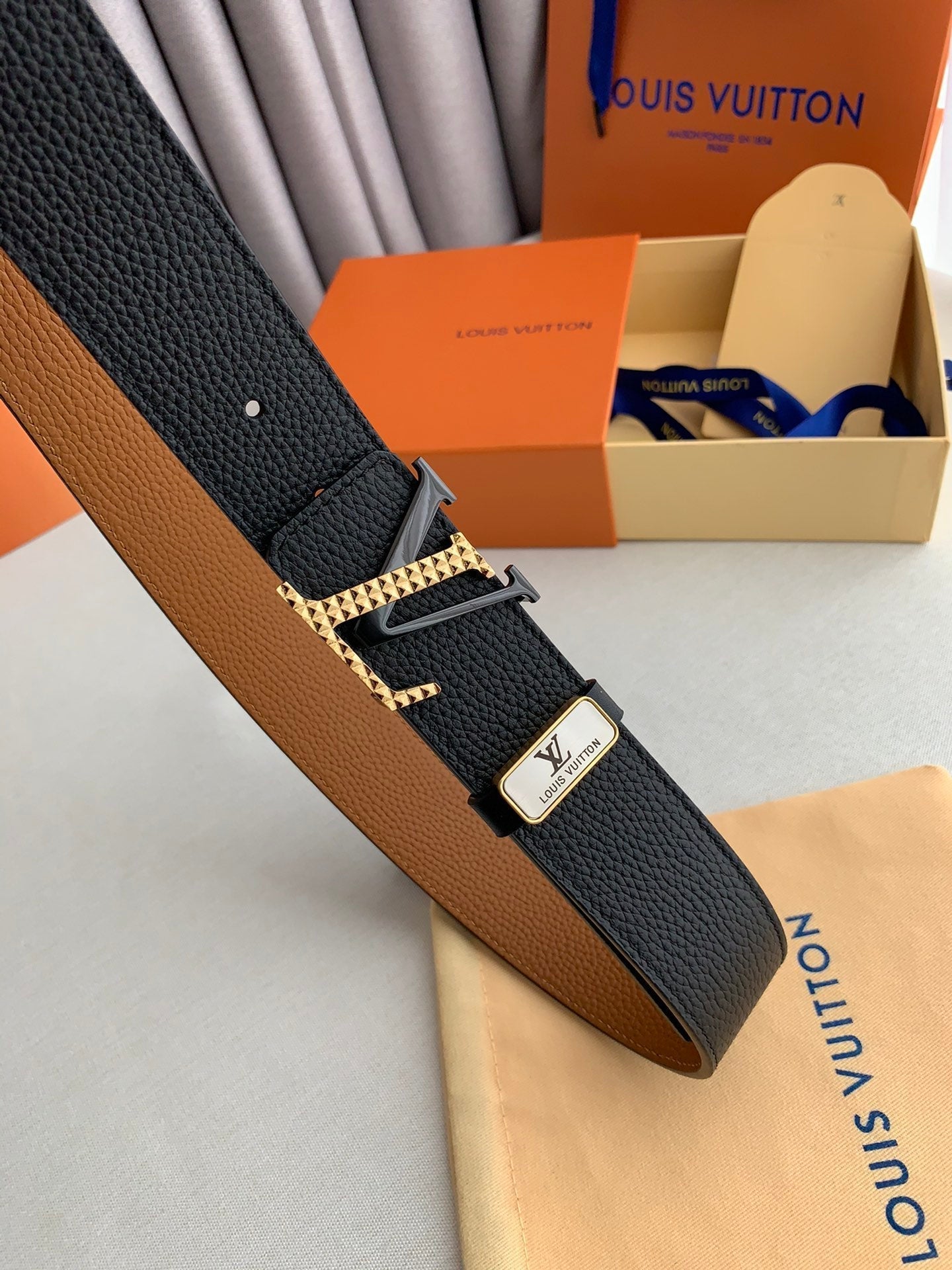 LOUIS VUITTON LV 25S BELT 38 MM IN BLACK CALFSKIN 593212