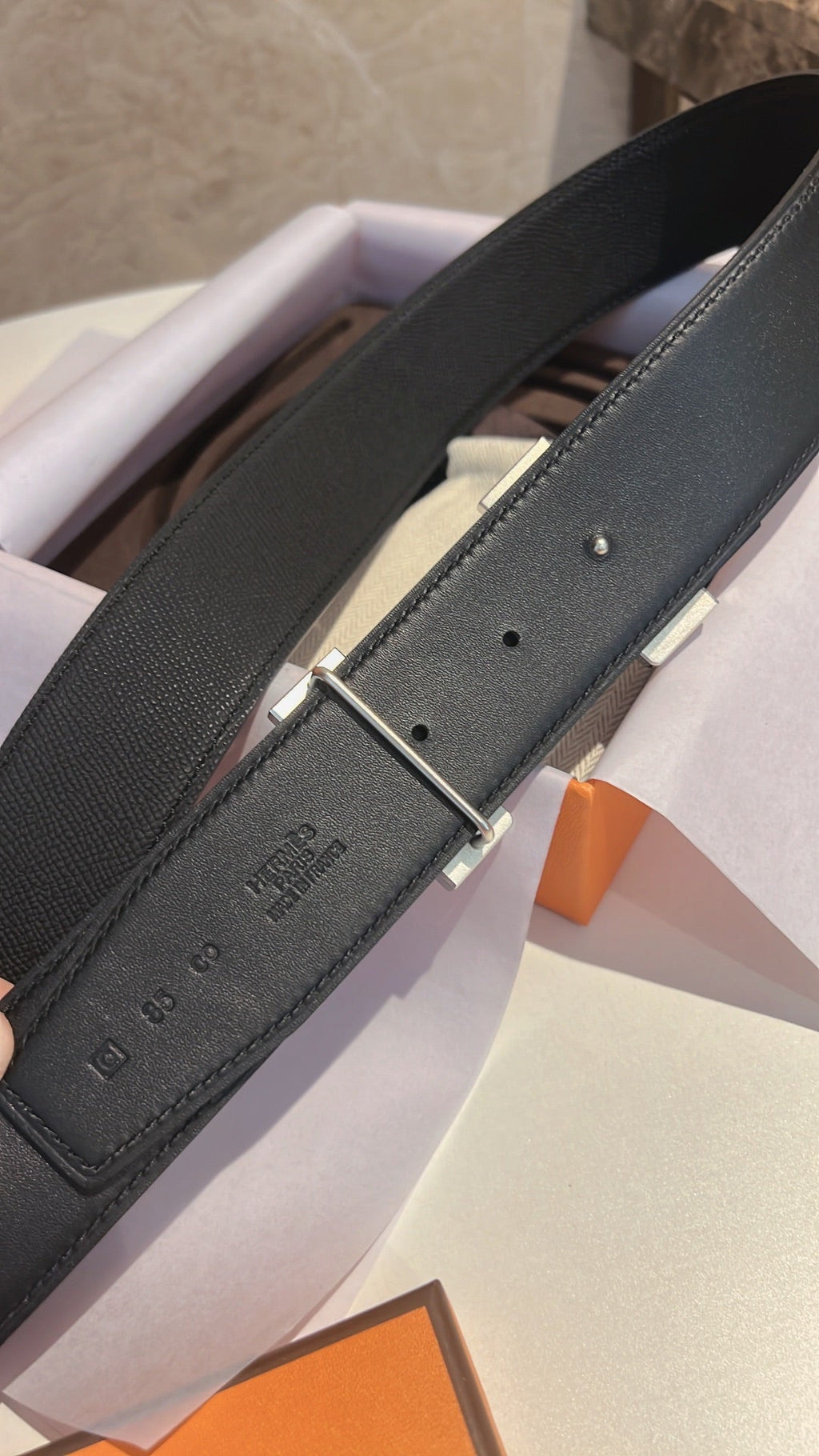 HM CONSTANCE BELT BUCKLE & REVERSIBLE BLACK LEATHER STRAP 42MM|Hermès belt
