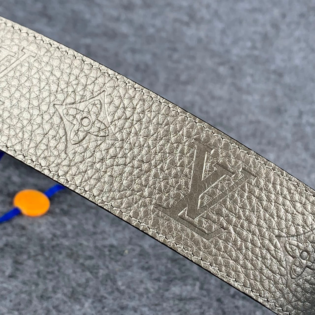 LV Initiales 40mm Reversible Belt ‘Light Grey’