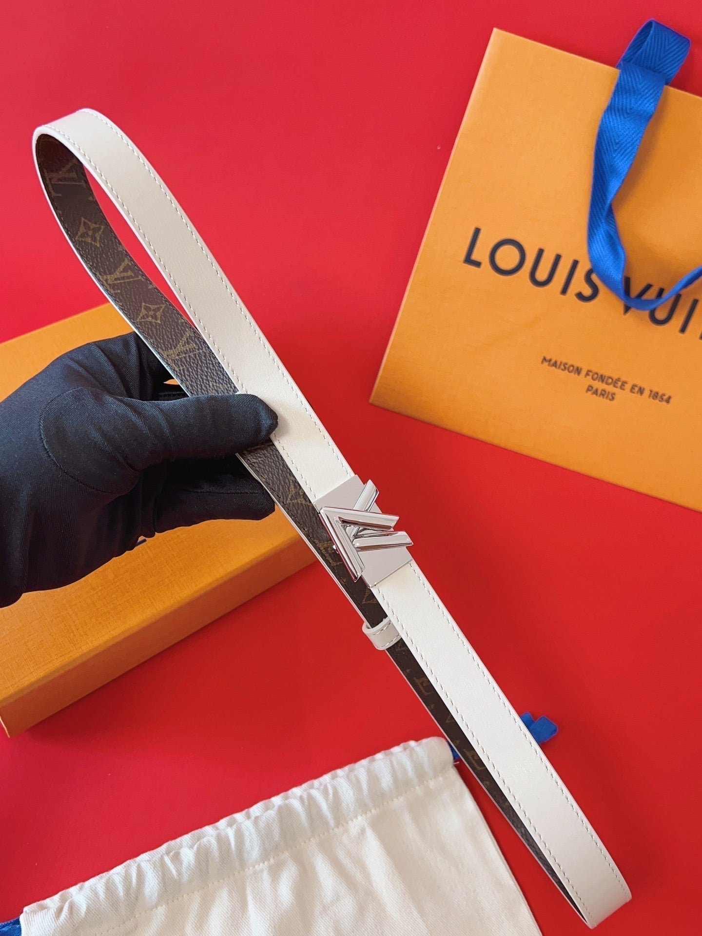 LOUIS VUITTON LV GO-14 20MM BELT IN WHITE CALFSKIN SILVER HARDWARE
