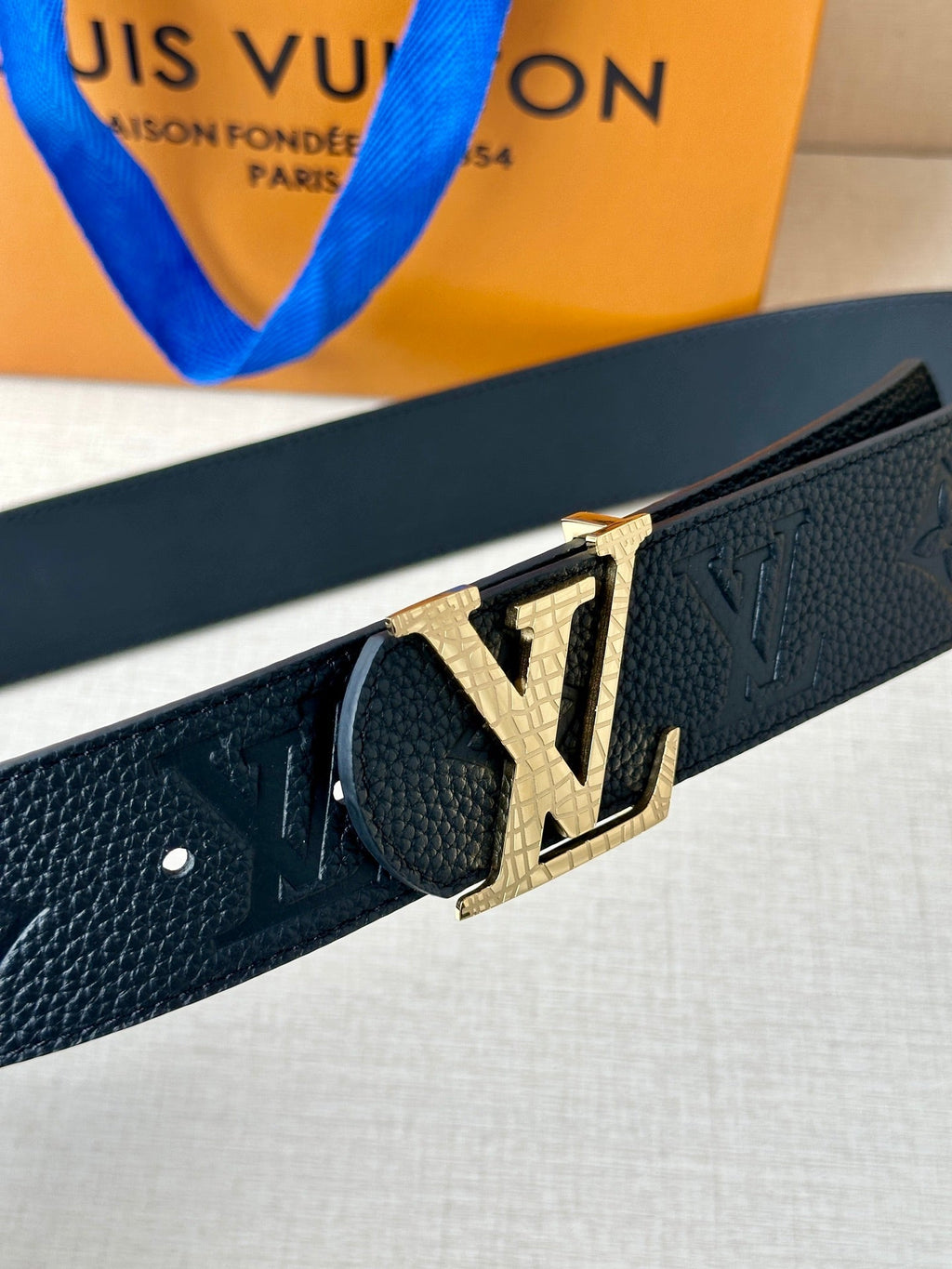 LOUIS VUITTON LV 25S BELT 40 MM IN BLACK CALFSKIN WITH GOLD HARDWARE 593265