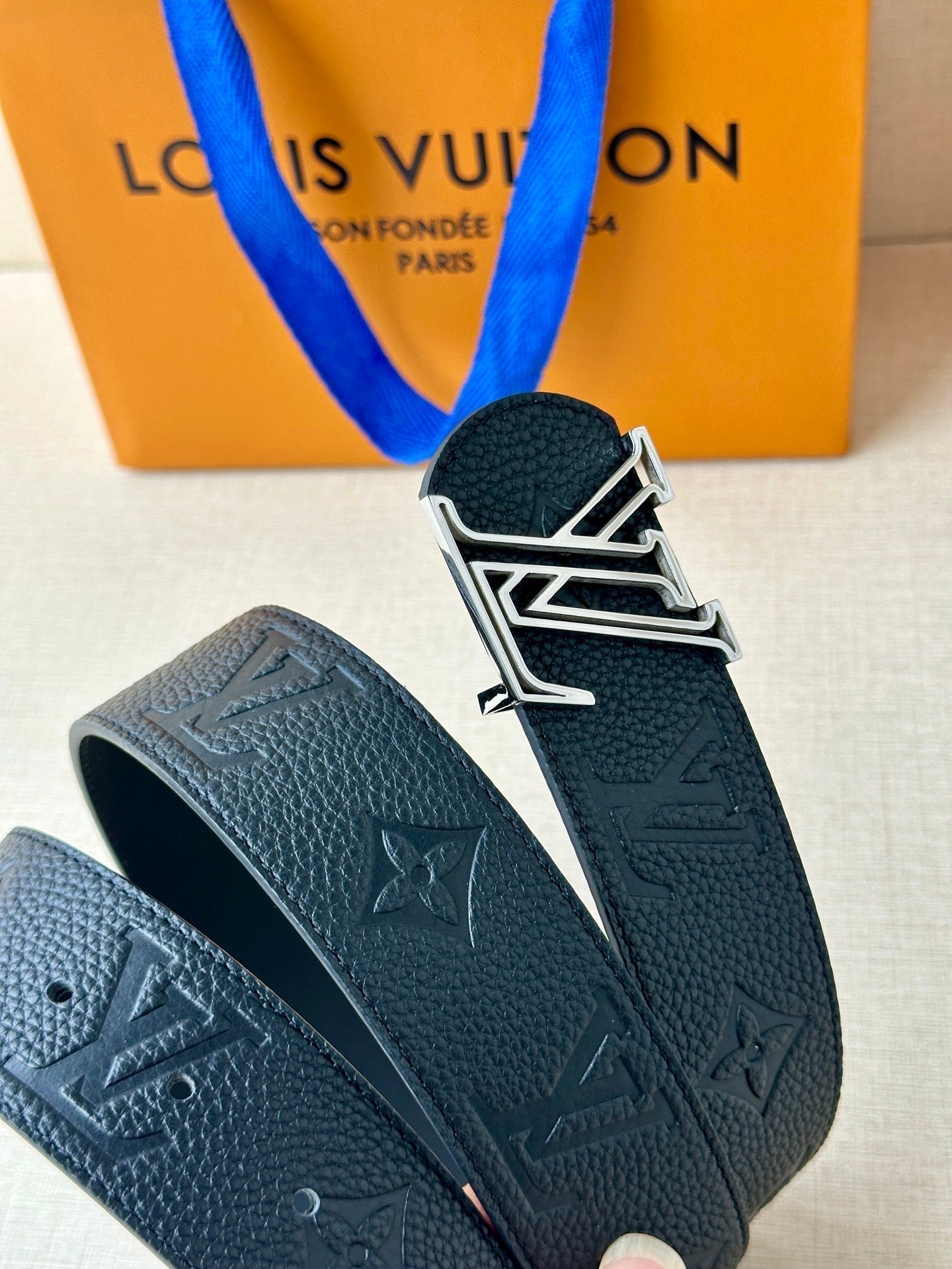LOUIS VUITTON LV 25S BELT 40 MM IN BLACK CALFSKIN WITH SILVER HARDWARE 593266