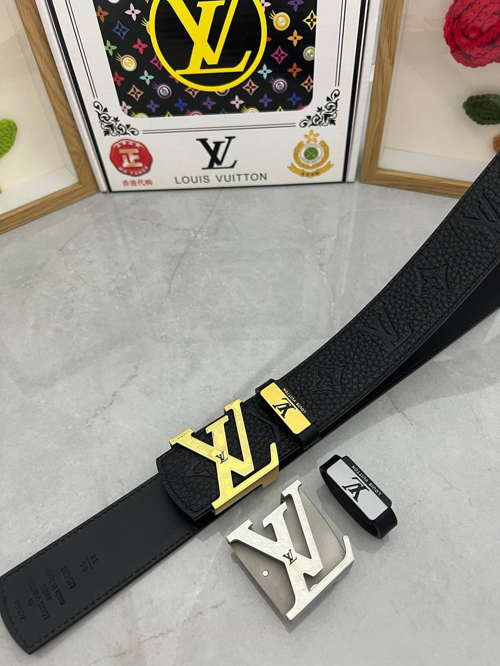 LOUIS VUITTON LV 25S BELT 38 MM IN BLACK CALFSKIN 593284