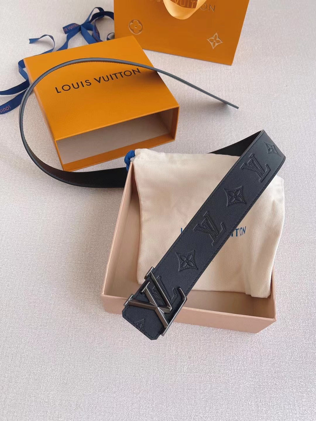 LOUIS VUITTON LV 25S BELT 40 MM IN BLACK CALFSKIN 593217